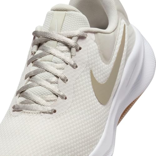 NIKE Women's Revolution 7 Sneaker