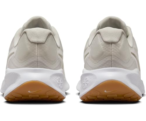 NIKE Women's Revolution 7 Sneaker