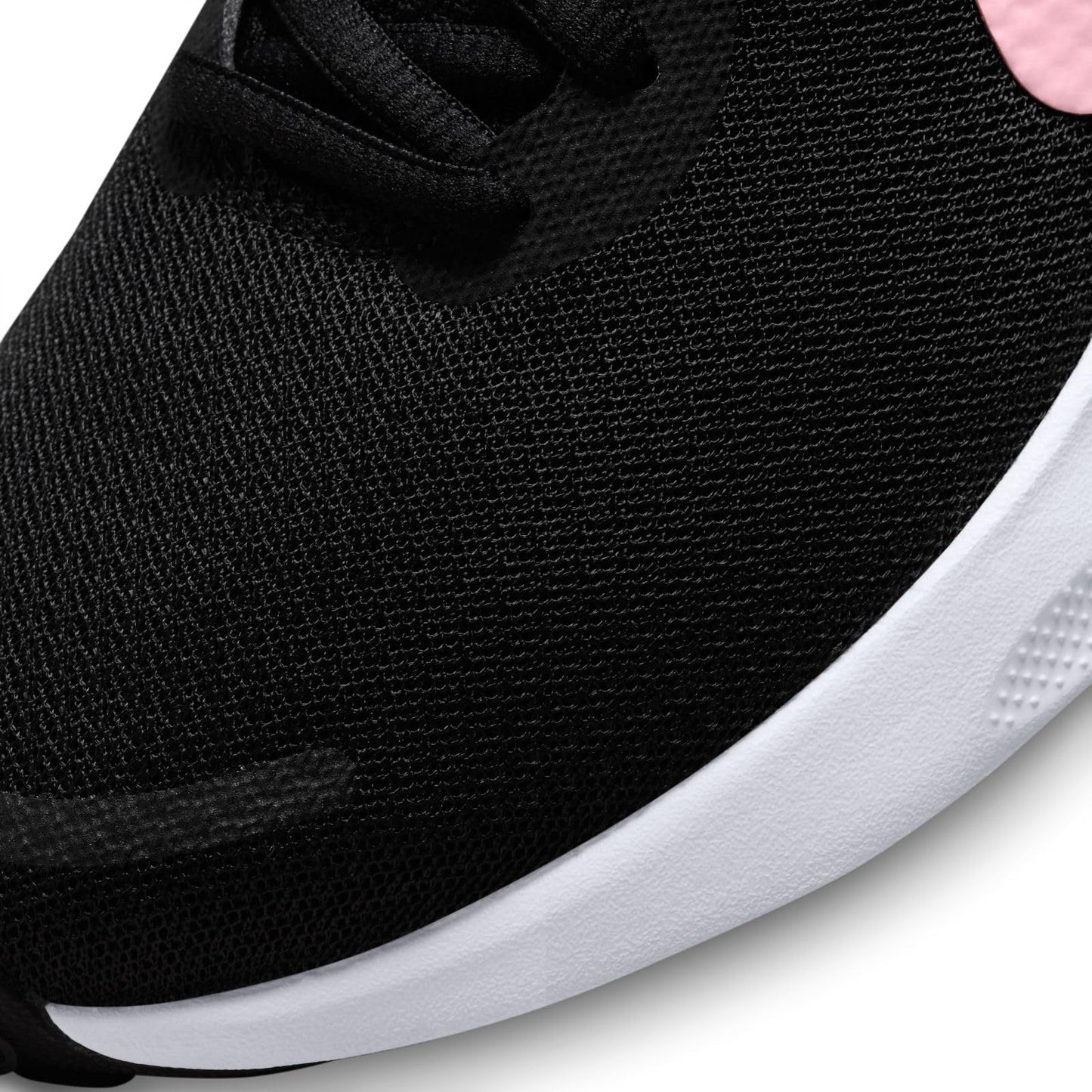 NIKE Women's Revolution 7 Sneaker