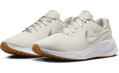 NIKE Women's Revolution 7 Sneaker