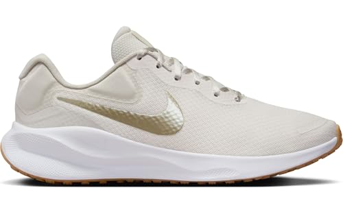 NIKE Women's Revolution 7 Sneaker