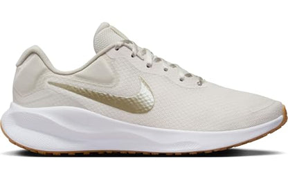 NIKE Women's Revolution 7 Sneaker