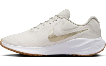 NIKE Women's Revolution 7 Sneaker