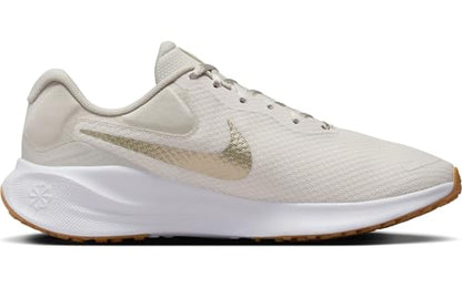 NIKE Women's Revolution 7 Sneaker