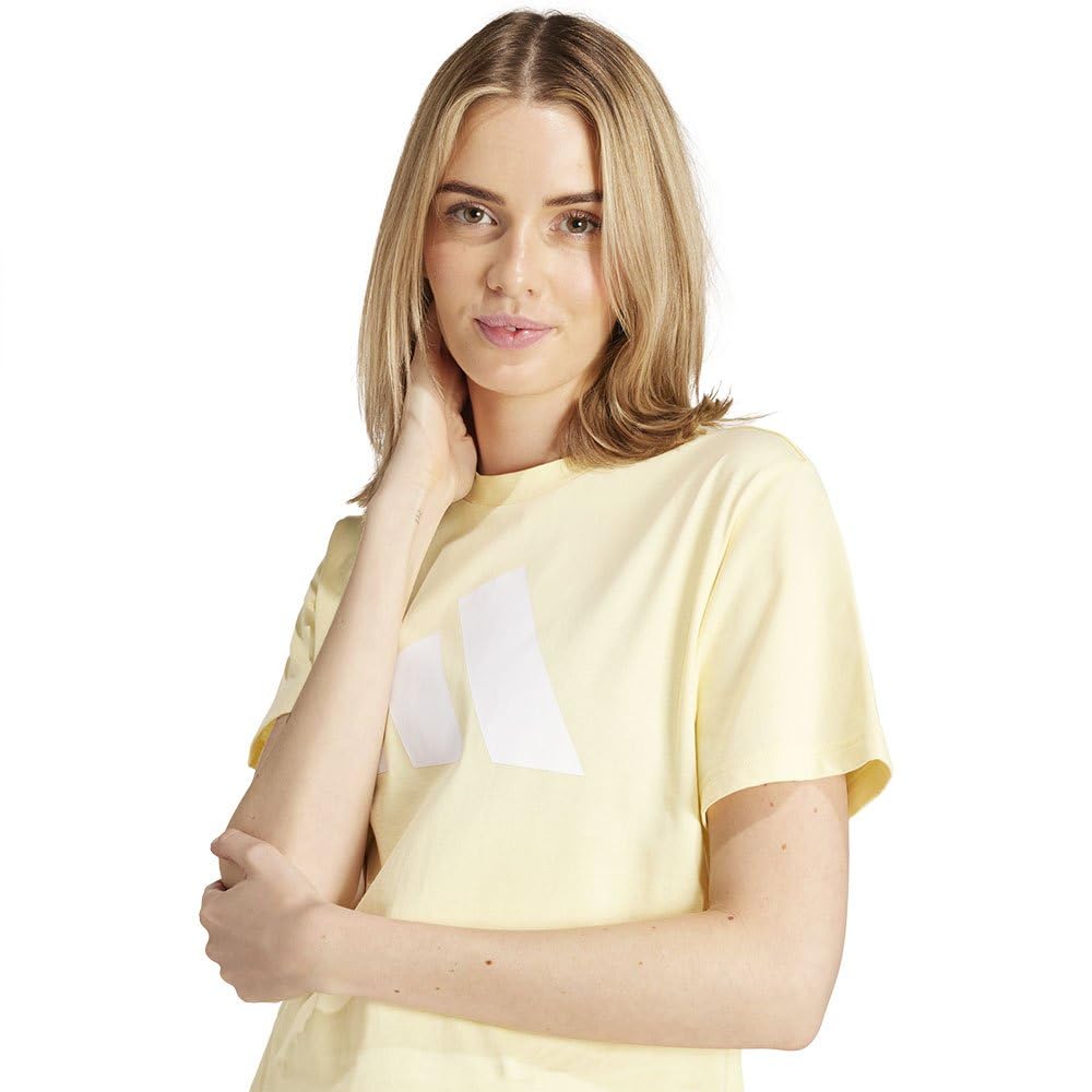 adidas Women's Pwr 3 Graphic Tee Short Sleeve Graphic Tee (Pack of 1)