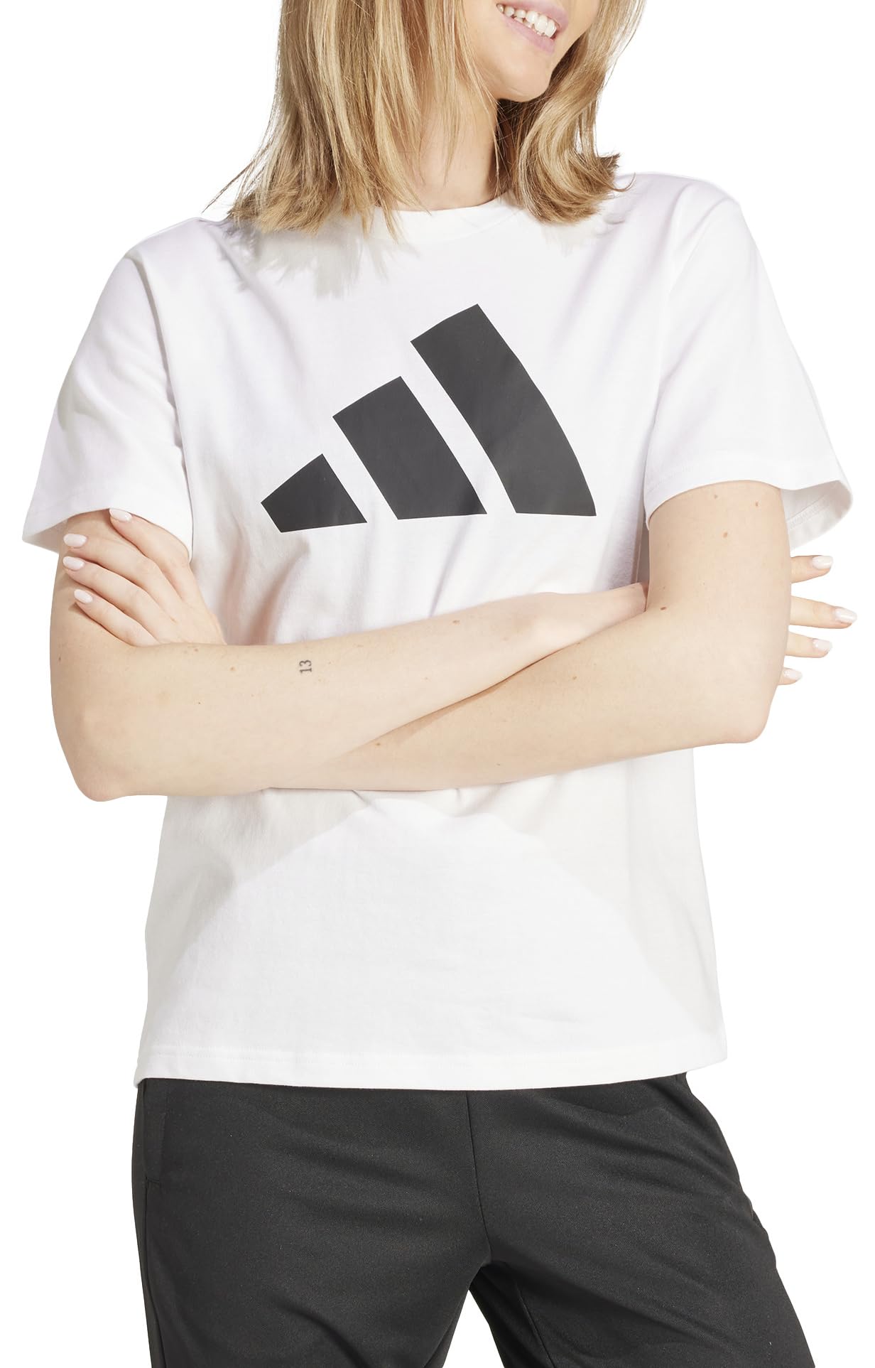 adidas Women's Pwr 3 Graphic Tee Short Sleeve Graphic Tee (Pack of 1)