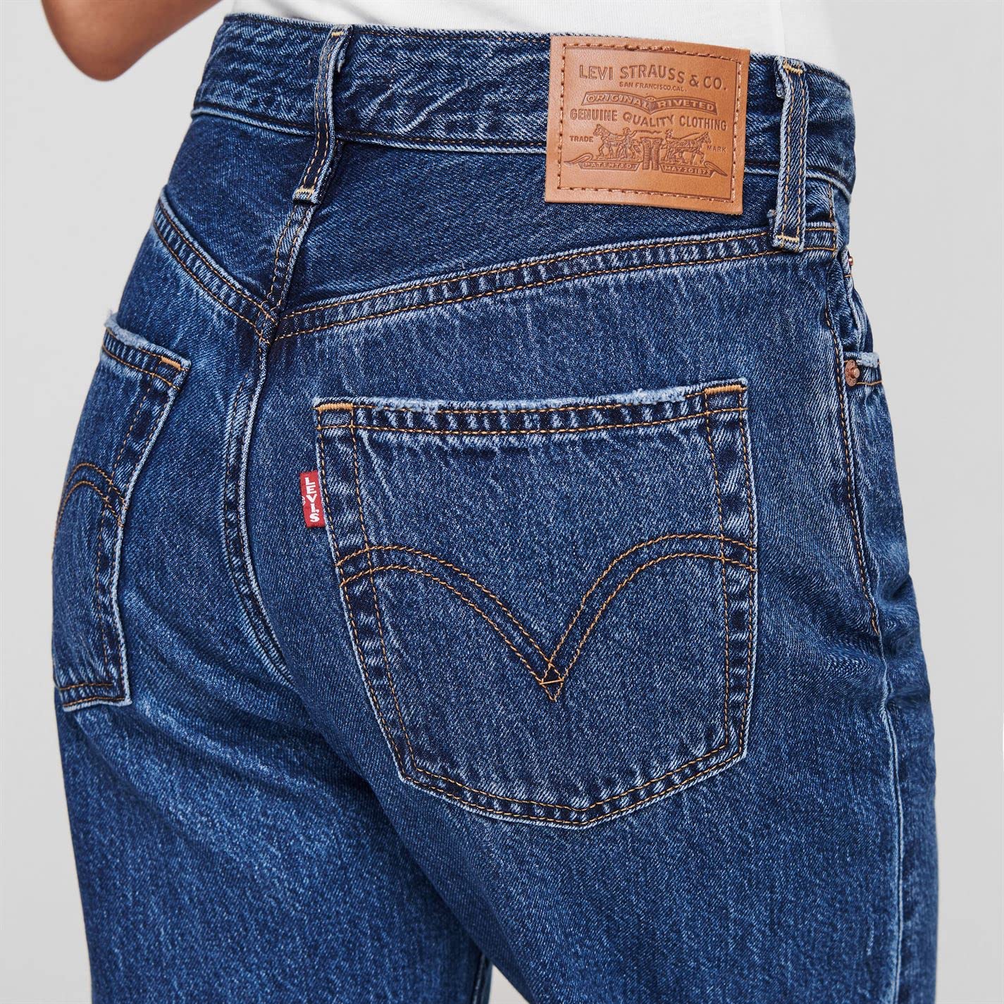 Levi's Women's Ribcage Straight Ankle Jeans